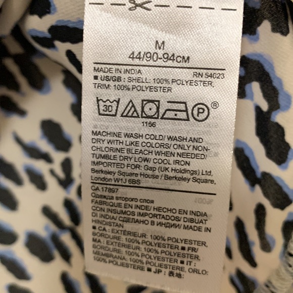 Banana Republic Animal Print Short Sleeve Ruffle Shirt. Size M. - Picture 5 of 15